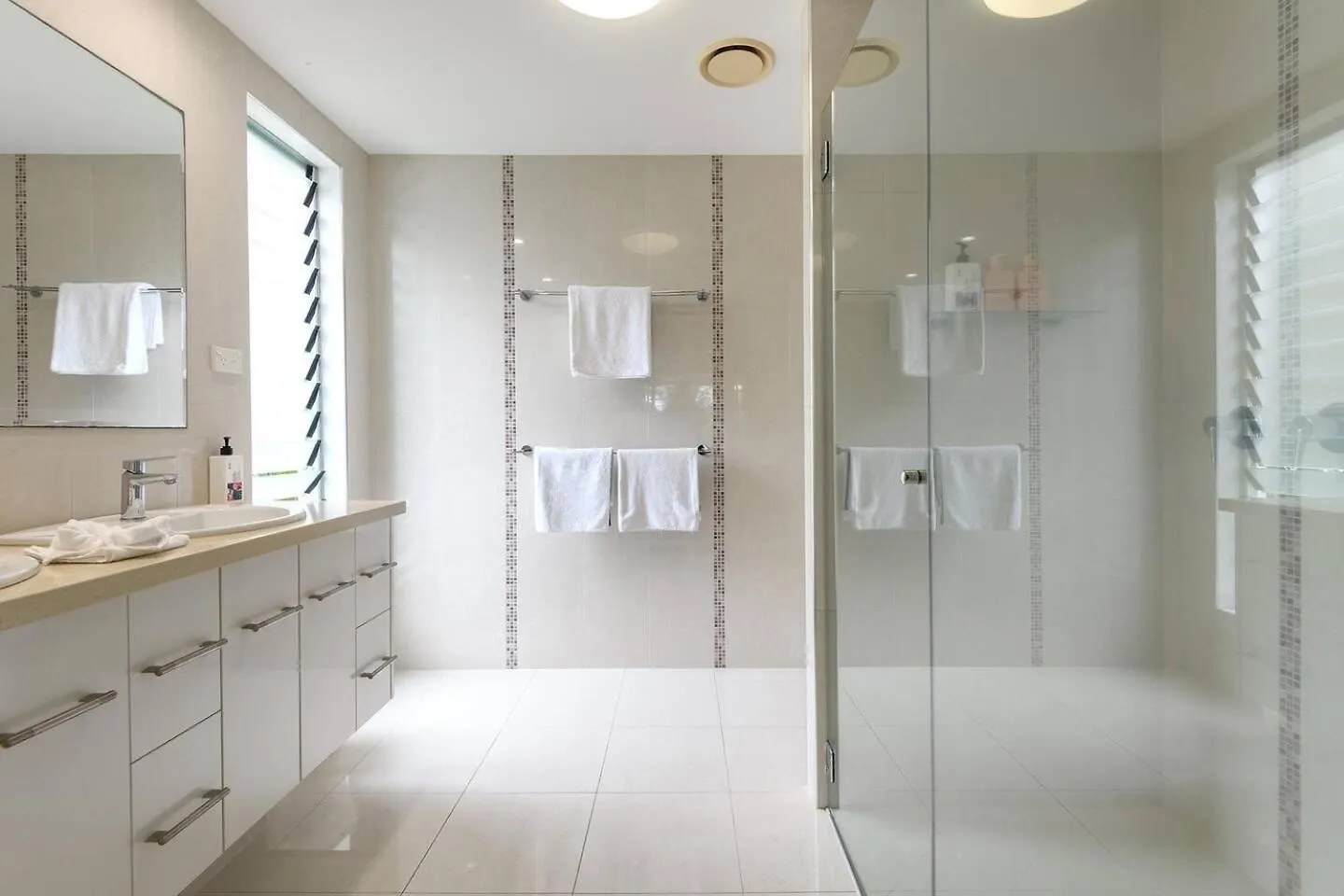Appartement Rojo At Island Views—A Breezy Beachfront Retreat Palm Cove