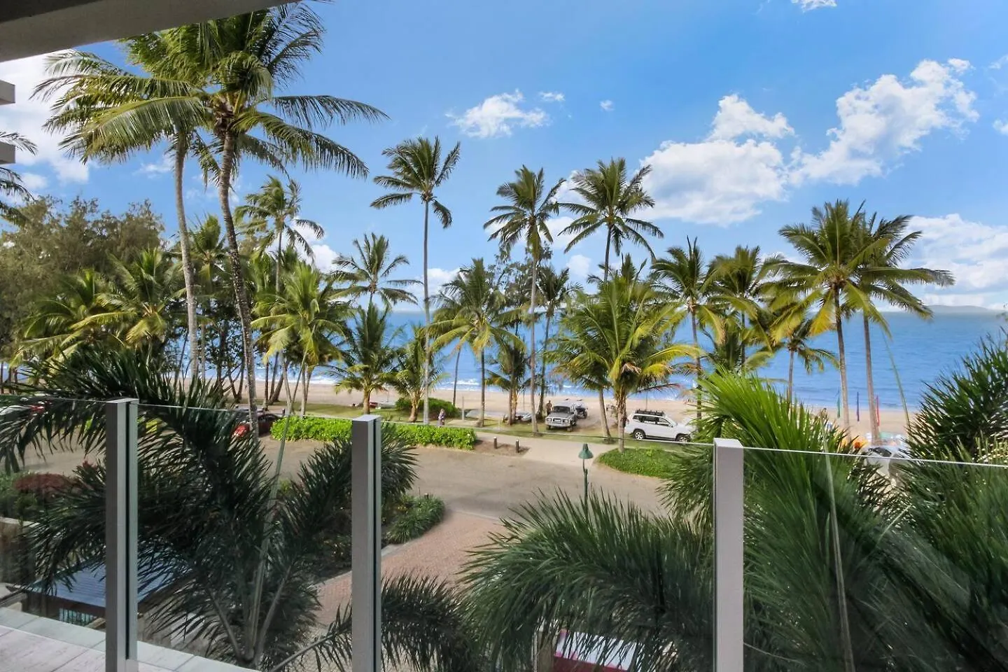 Rojo At Island Views—A Breezy Beachfront Retreat Palm Cove 0*,  Australië