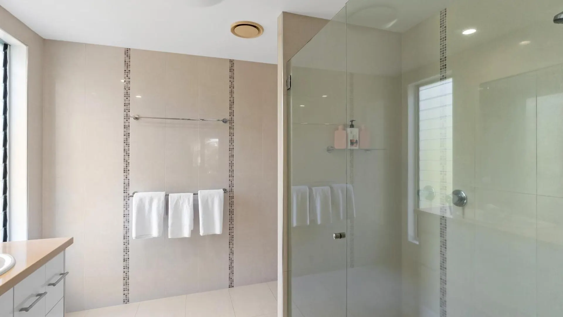 Rojo At Island Views—A Breezy Beachfront Retreat Palm Cove 0*,