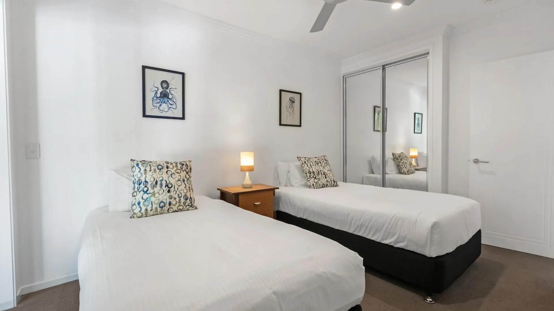 Rojo At Island Views—A Breezy Beachfront Retreat Palm Cove