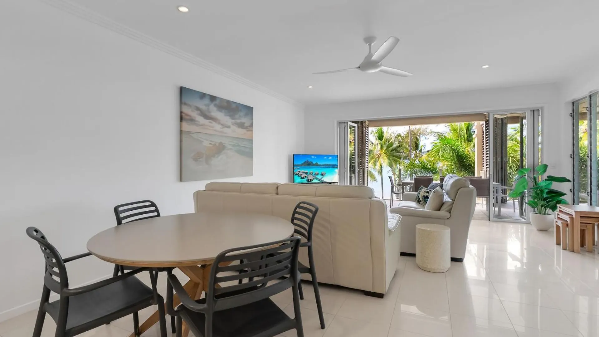 Rojo At Island Views—A Breezy Beachfront Retreat Palm Cove Appartement