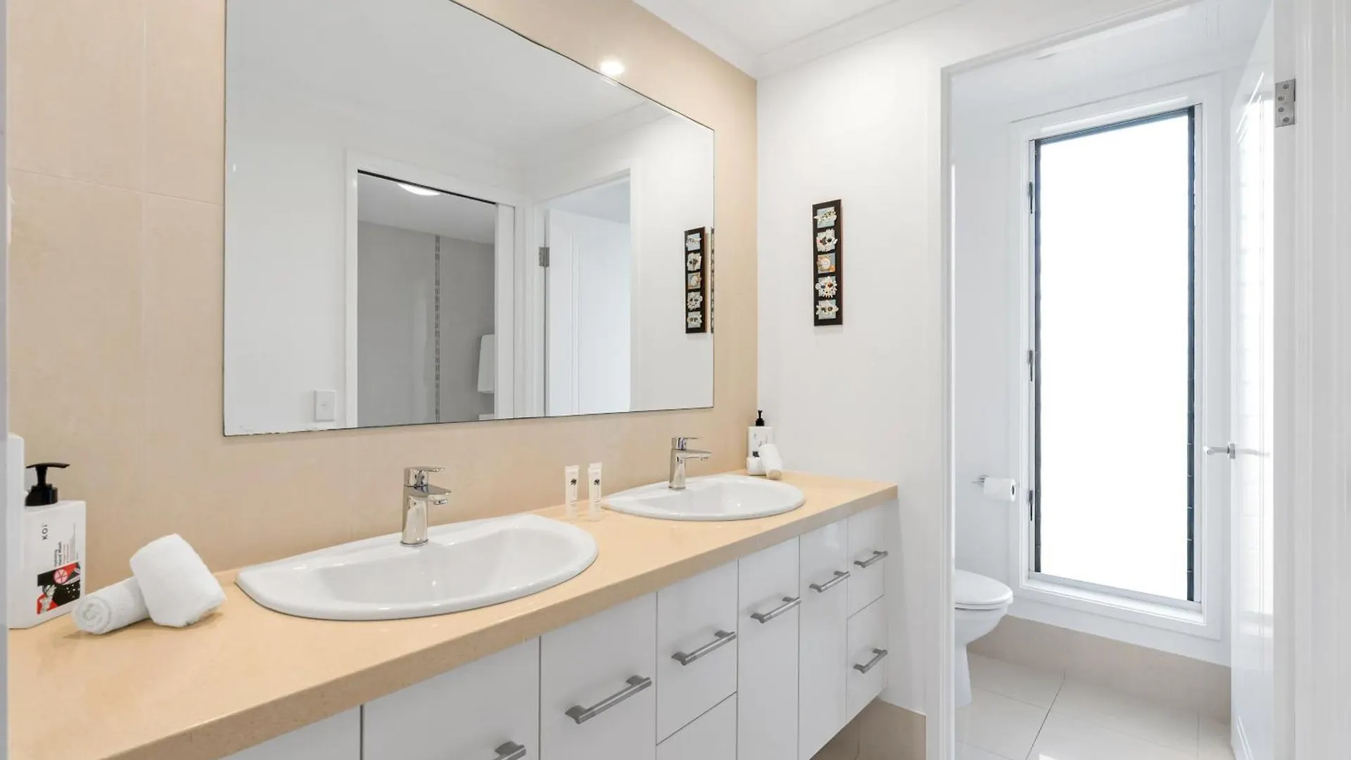 פאלם קוב Rojo At Island Views—A Breezy Beachfront Retreat דירה